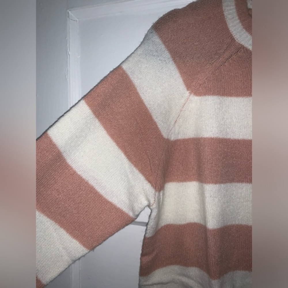 NWOT lush pink and cream striped lightweight sweater size medium - Picture 5 of 11